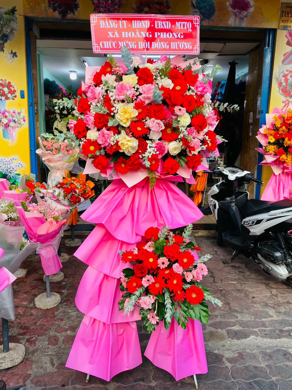 Kệ Hoa Khai Trương 006